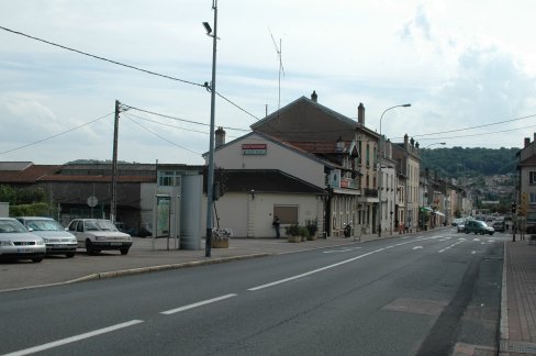 Avenue du Général de Gaulle (anciennement rue de Metz) en 2009 (photographie couleur : Jean-Luc Gouret)